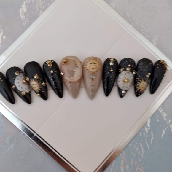 Black/Nude/ Sun, Moon, Stars Zodiac Press on Nails - Picture 4 of 4